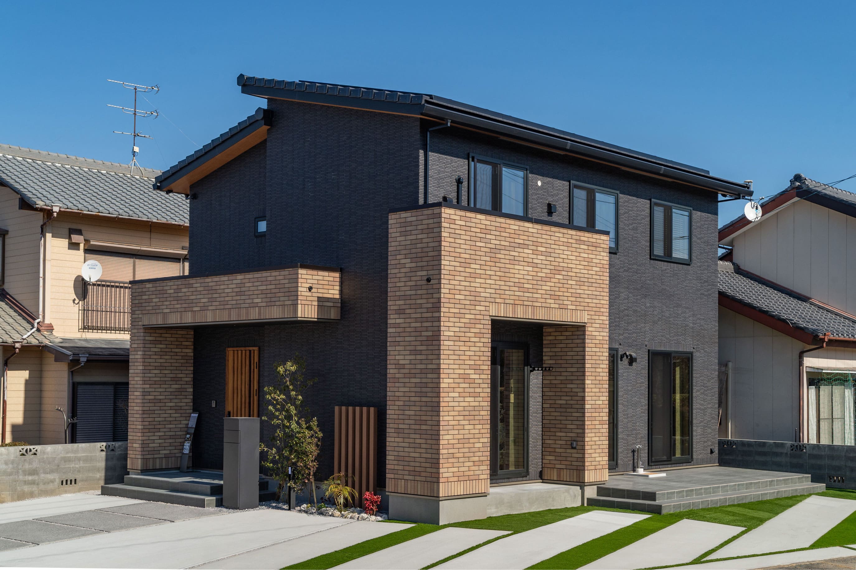 時を経ても色褪せない家。沿岸部の塩害にも強い。塗り替え要らずの外壁タイルの家。